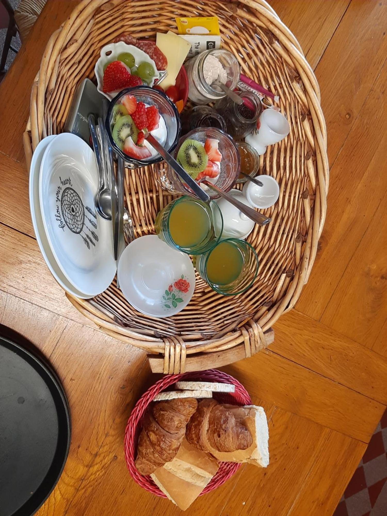Notre Village Papillon Bed&Breakfast Neret エクステリア 写真